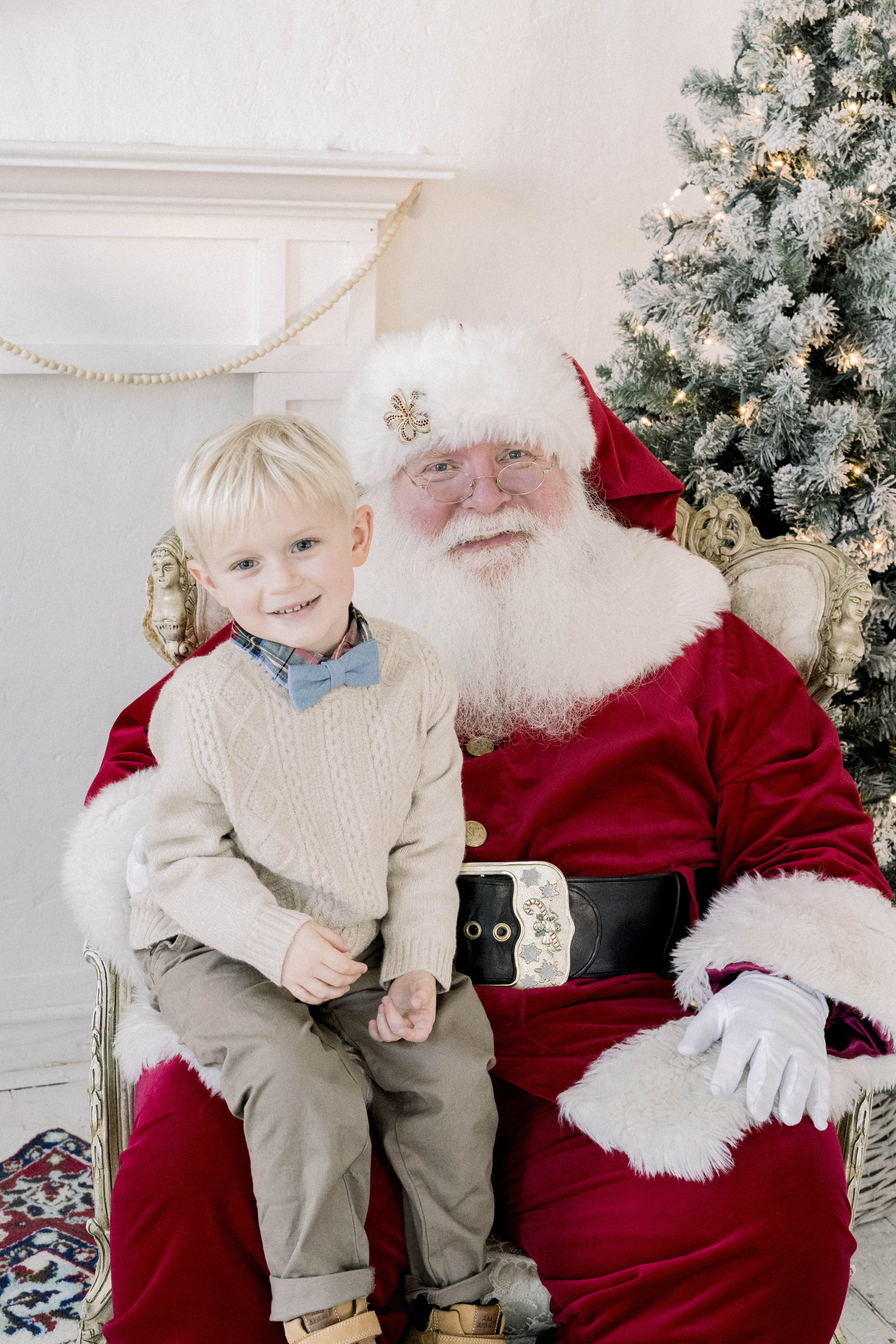 Tips For Christmas Pictures with Santa- By Cincinnati Ohio Photographer